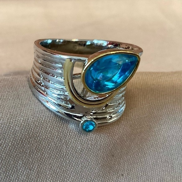 Beautiful Ring BN - Picture 2 of 4